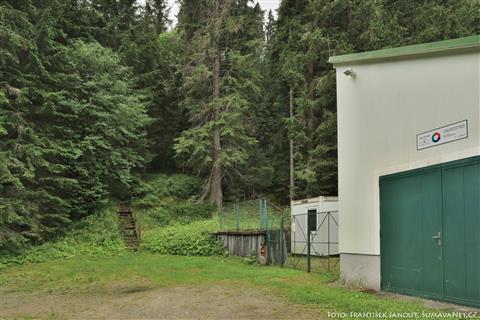 Schody od elektrárny k náhonu